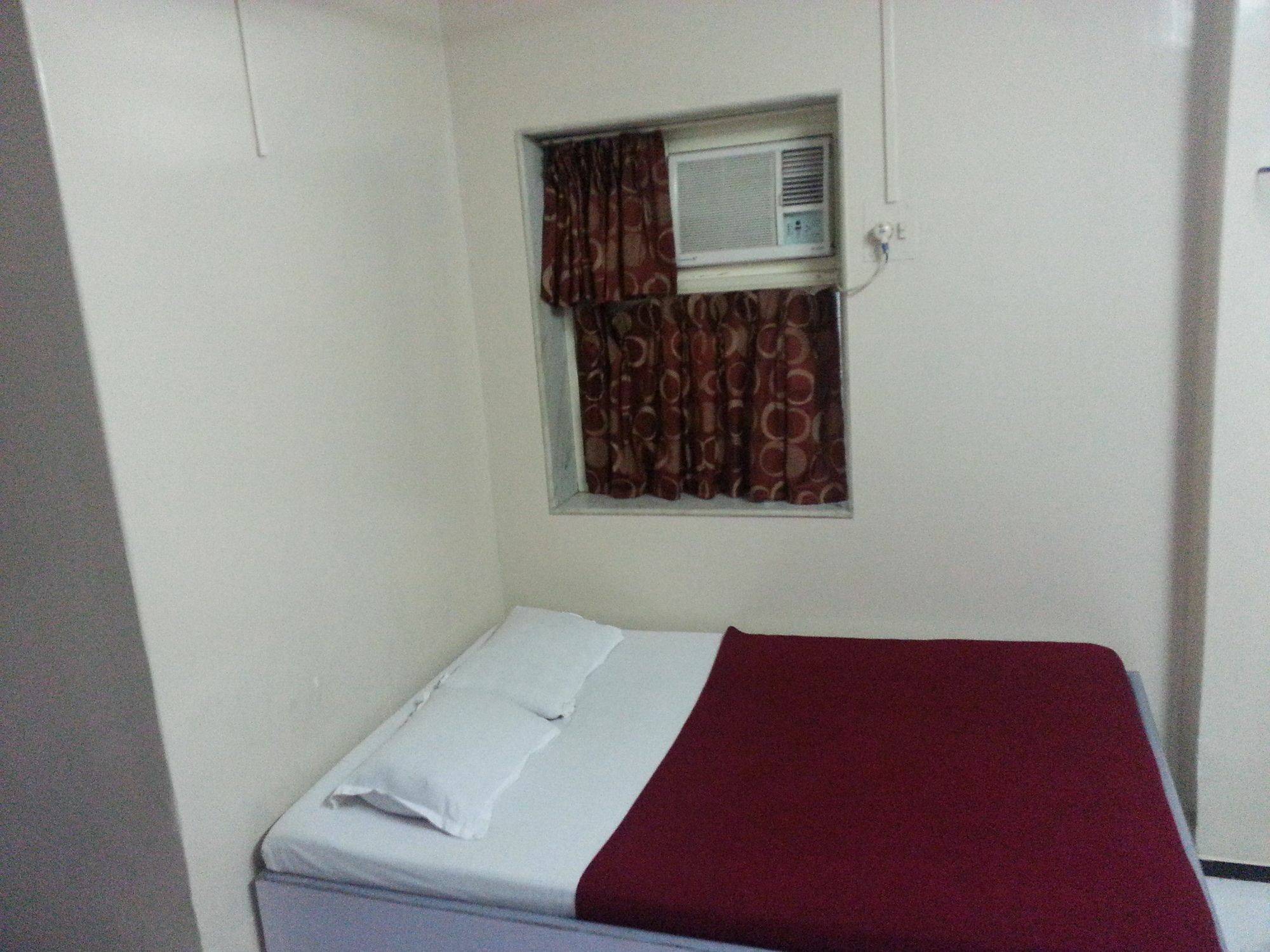 New Metro Guest House Mumbai  Buitenkant foto
